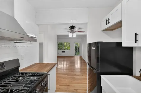 428 Collins Avenue Miami Beach FL 33139