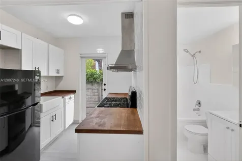 428 Collins Avenue Miami Beach FL 33139