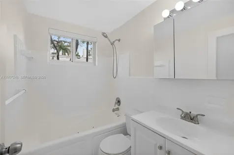 428 Collins Avenue Miami Beach FL 33139