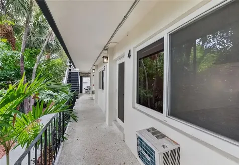 428 Collins Avenue Miami Beach FL 33139