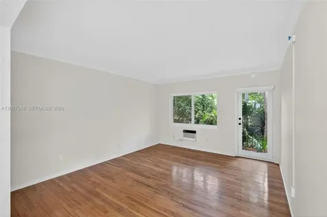 428 Collins Avenue Miami Beach FL 33139