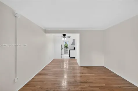 428 Collins Avenue Miami Beach FL 33139
