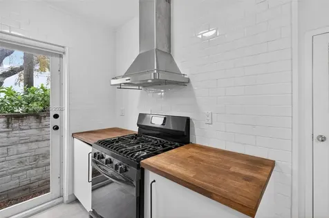 428 Collins Avenue Miami Beach FL 33139