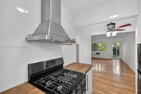 428 Collins Avenue Miami Beach FL 33139