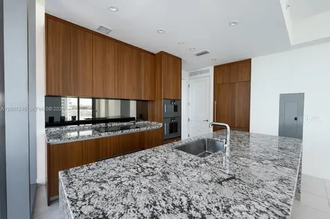 175 SE 25th Road Miami FL 33129