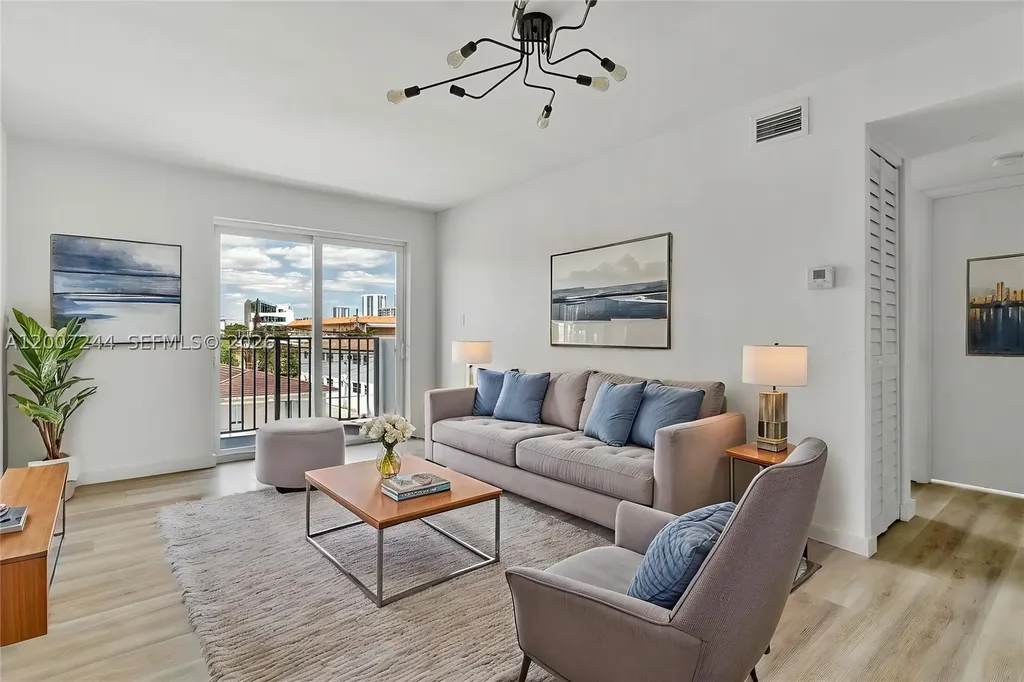 620 SW 10th Street Miami FL 33130