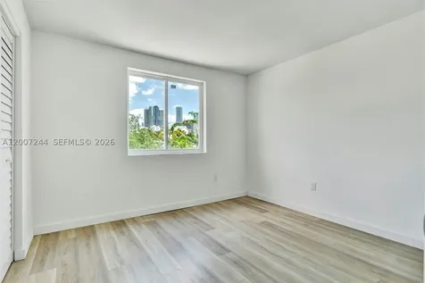 620 SW 10th Street Miami FL 33130