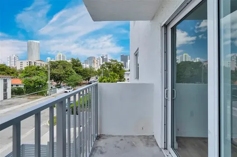 620 SW 10th Street Miami FL 33130