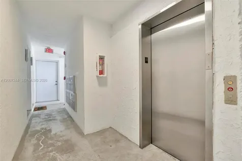620 SW 10th Street Miami FL 33130