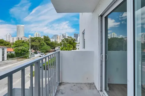 620 SW 10th Street Miami FL 33130