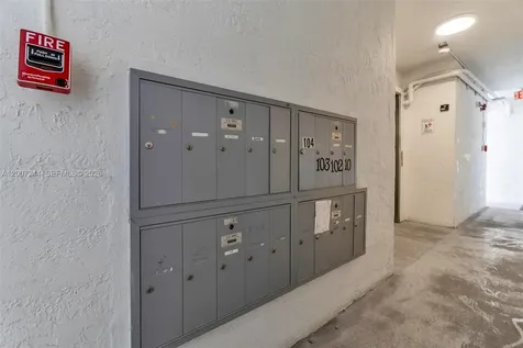 620 SW 10th Street Miami FL 33130