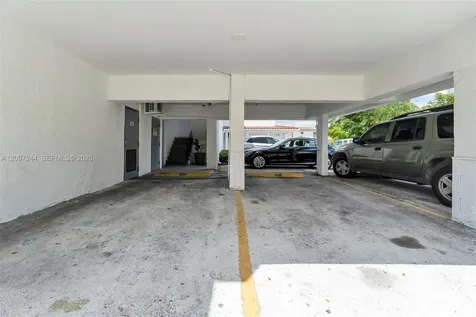 620 SW 10th Street Miami FL 33130