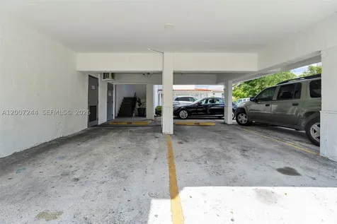 620 SW 10th Street Miami FL 33130