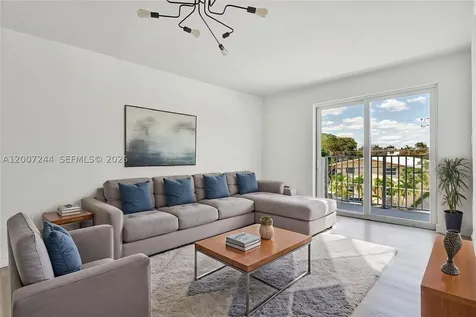 620 SW 10th Street Miami FL 33130