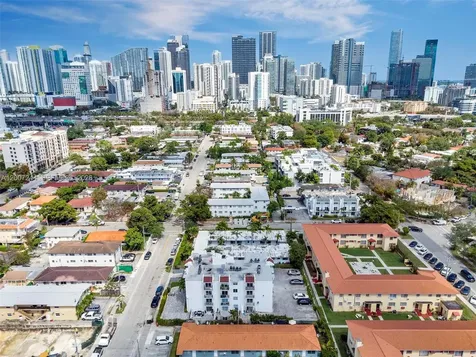 620 SW 10th Street Miami FL 33130