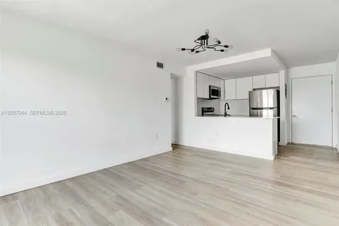 620 SW 10th Street Miami FL 33130