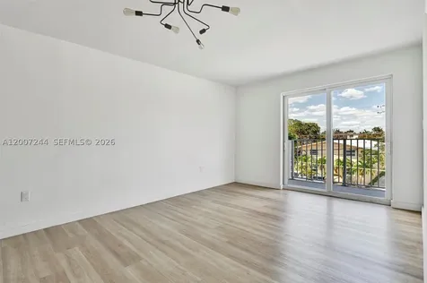 620 SW 10th Street Miami FL 33130