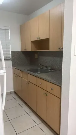 1655 W 44th Place Hialeah FL 33012