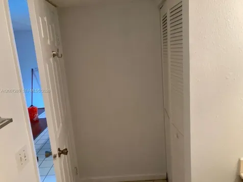 3985 W Mcnab Road Pompano Beach FL 33069