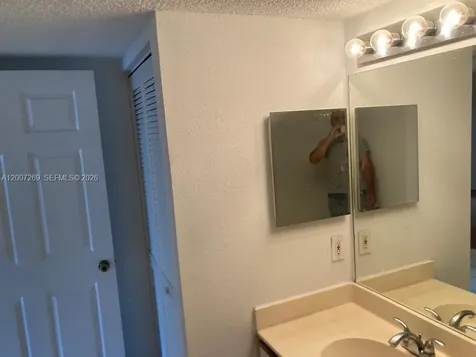 3985 W Mcnab Road Pompano Beach FL 33069
