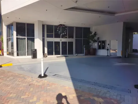 4010 S Ocean Drive Hollywood FL 33019