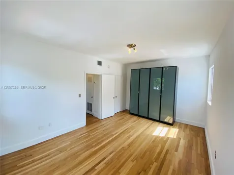6881 Bay Drive Miami Beach FL 33141