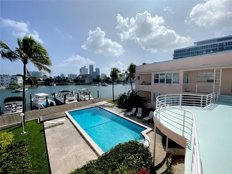 6881 Bay Drive Miami Beach FL 33141