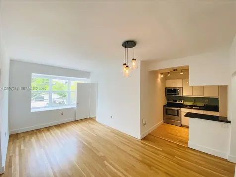 6881 Bay Drive Miami Beach FL 33141