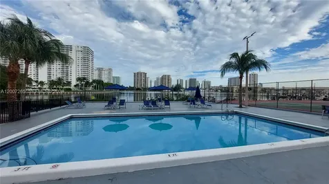2750 NE 183rd Street Aventura FL 33160