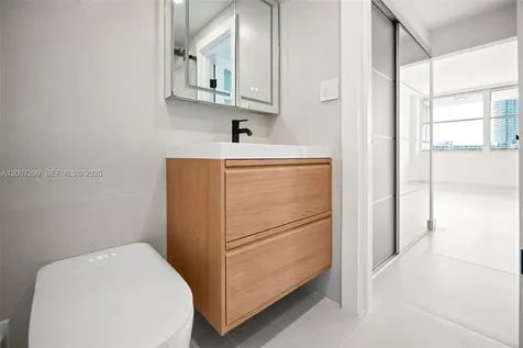 20 Island Avenue Miami Beach FL 33139
