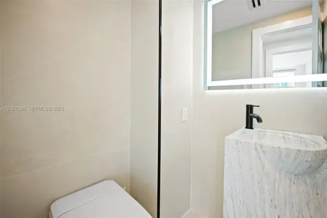 20 Island Avenue Miami Beach FL 33139