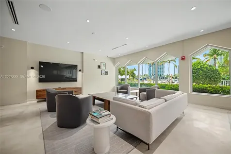 20 Island Avenue Miami Beach FL 33139