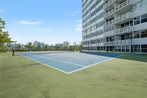 20 Island Avenue Miami Beach FL 33139