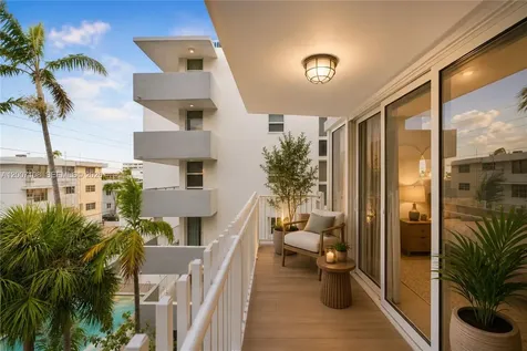 7824 Collins Avenue Miami Beach FL 33141