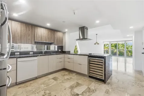 7824 Collins Avenue Miami Beach FL 33141