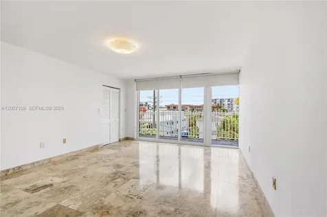 7824 Collins Avenue Miami Beach FL 33141