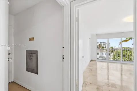 7824 Collins Avenue Miami Beach FL 33141