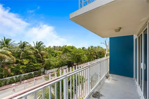 7824 Collins Avenue Miami Beach FL 33141