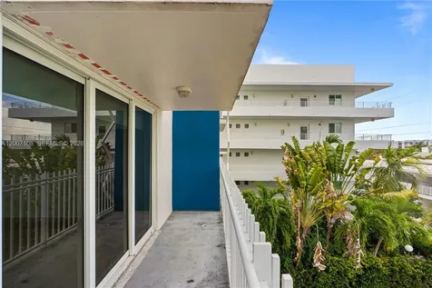 7824 Collins Avenue Miami Beach FL 33141