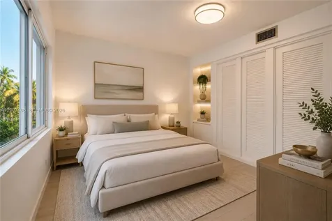 7824 Collins Avenue Miami Beach FL 33141