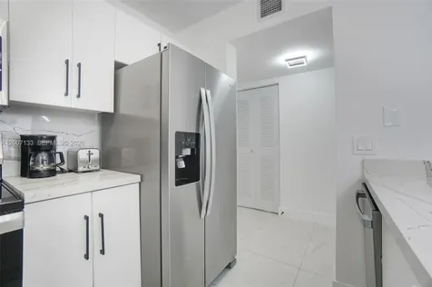 1200 Brickell Bay Drive Miami FL 33131