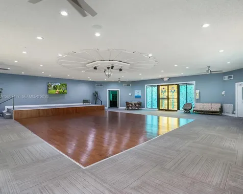 5171 W Oakland Park Boulevard Lauderdale Lakes FL 33313
