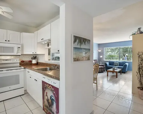 5171 W Oakland Park Boulevard Lauderdale Lakes FL 33313