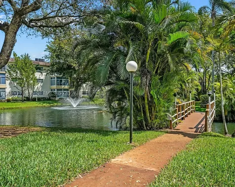 5171 W Oakland Park Boulevard Lauderdale Lakes FL 33313