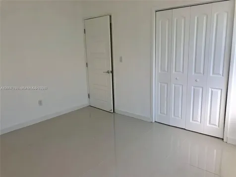 2250 Bay Drive Miami Beach FL 33141