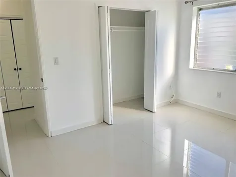2250 Bay Drive Miami Beach FL 33141