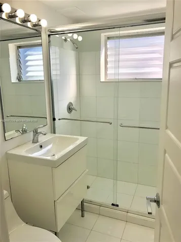 2250 Bay Drive Miami Beach FL 33141