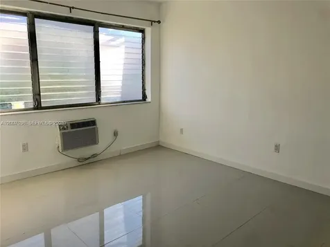 2250 Bay Drive Miami Beach FL 33141