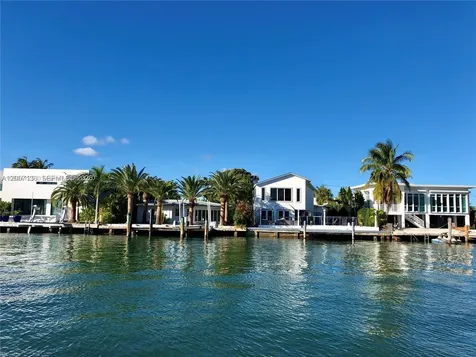 2250 Bay Drive Miami Beach FL 33141