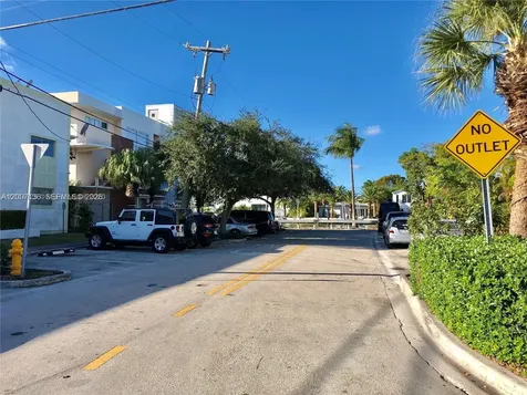 2250 Bay Drive Miami Beach FL 33141